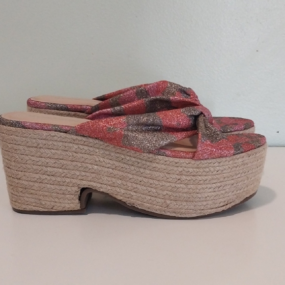 Shoe Dazzle Pink and Gold Glitter Platform Sandals - Picture 1 of 5